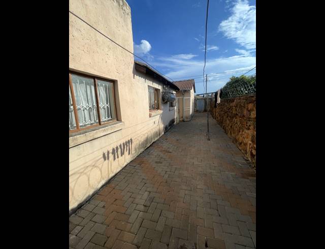 4 BEDROOM HOUSE FOR SALE IN SOSHANGUVE L